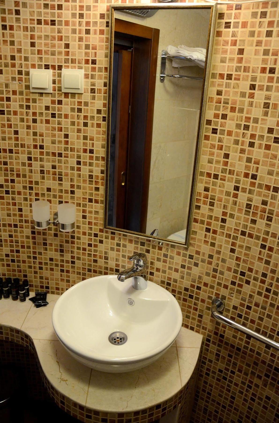Art Galathea Hotel 3*
